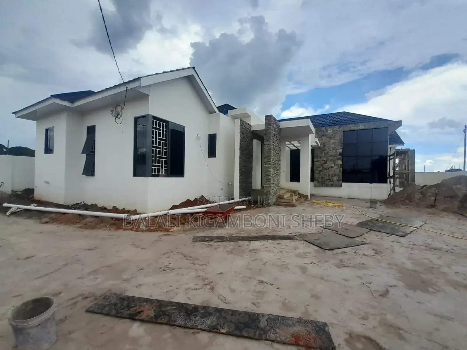 5bdrm House in Kigamboni Kibada for sale