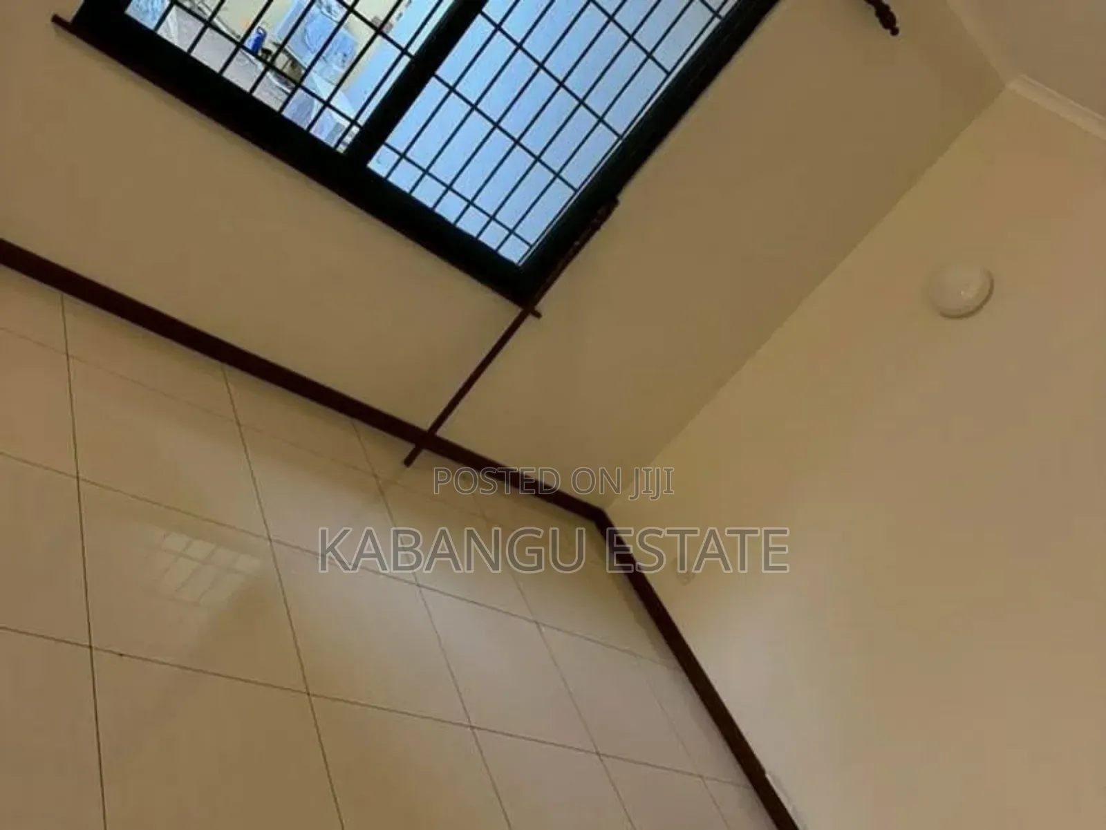4bdrm Villa in Oysterbay for rent