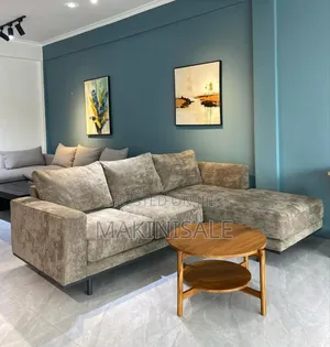 Sofa Seti Nzuri Na Coffee Table Yake