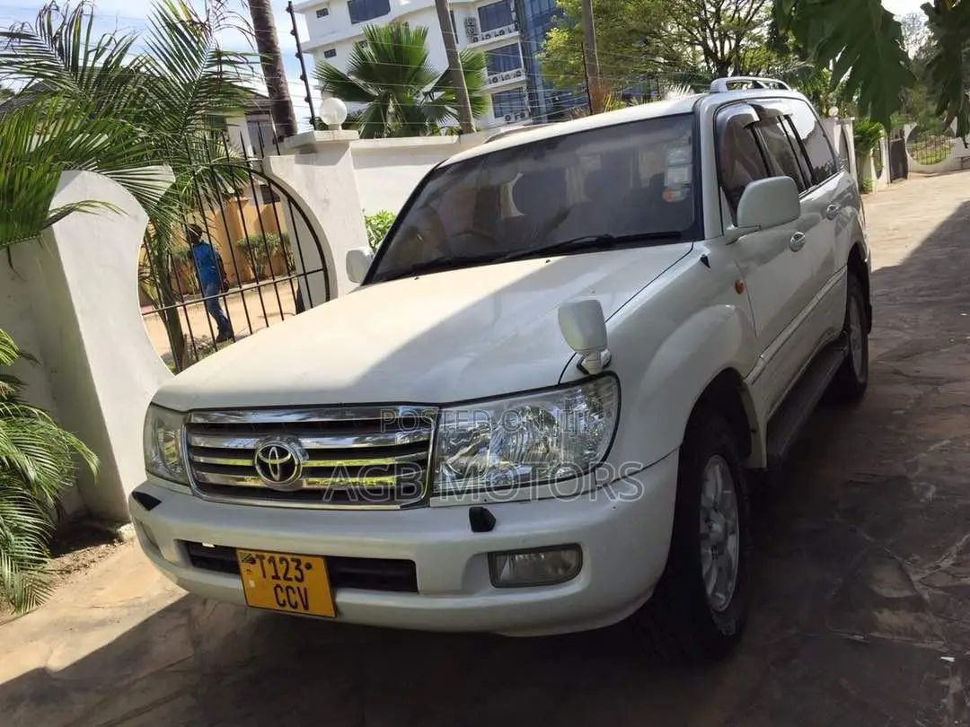 Toyota Land Cruiser 2006 White