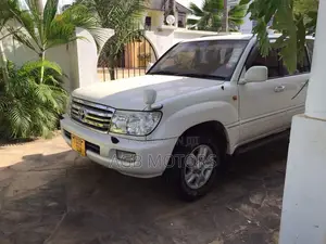 Toyota Land Cruiser 2006 White