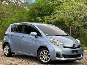 Toyota Ractis 2011 Silver