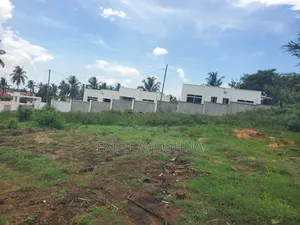 Kiwanja Kinauzwa Madale Kwa Kawawa