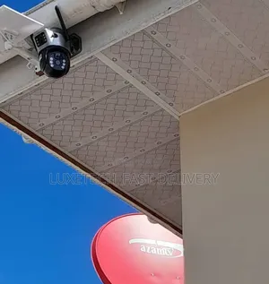 Solar-Powered 2 Screen Outdoor Security Camera