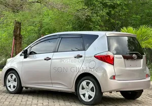 Toyota Ractis 2011 Pearl