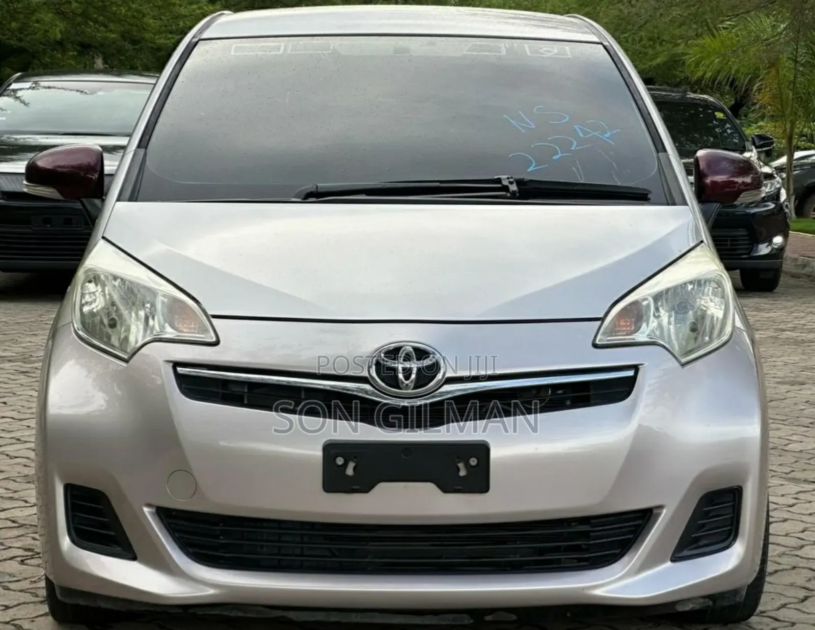 Toyota Ractis 2011 Pearl