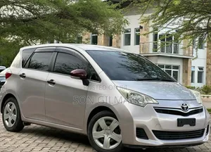Toyota Ractis 2011 Pearl