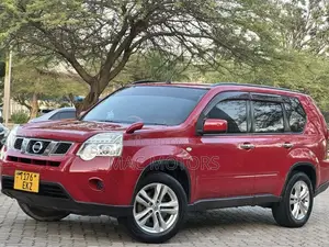 Nissan X-Trail 2011 Red