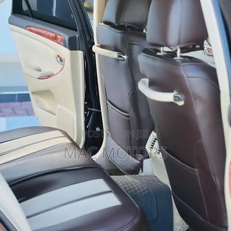 Toyota Crown 2005 Burgundy