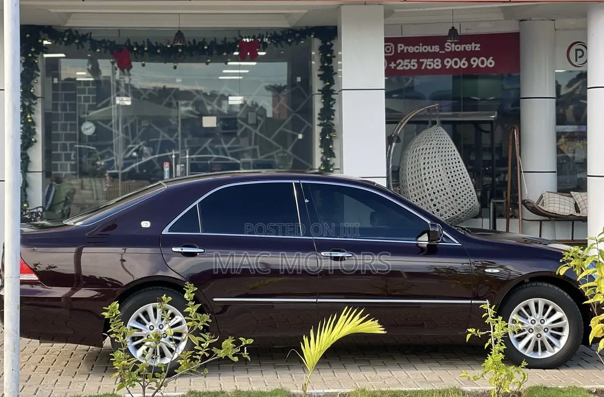 Toyota Crown 2005 Burgundy