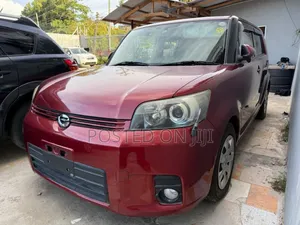 Toyota Rumion 1.5 FWD 2023 Red
