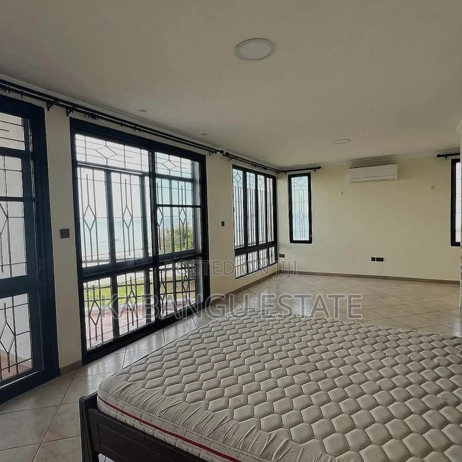 Furnished 4bdrm Villa in Kawebeach for rent