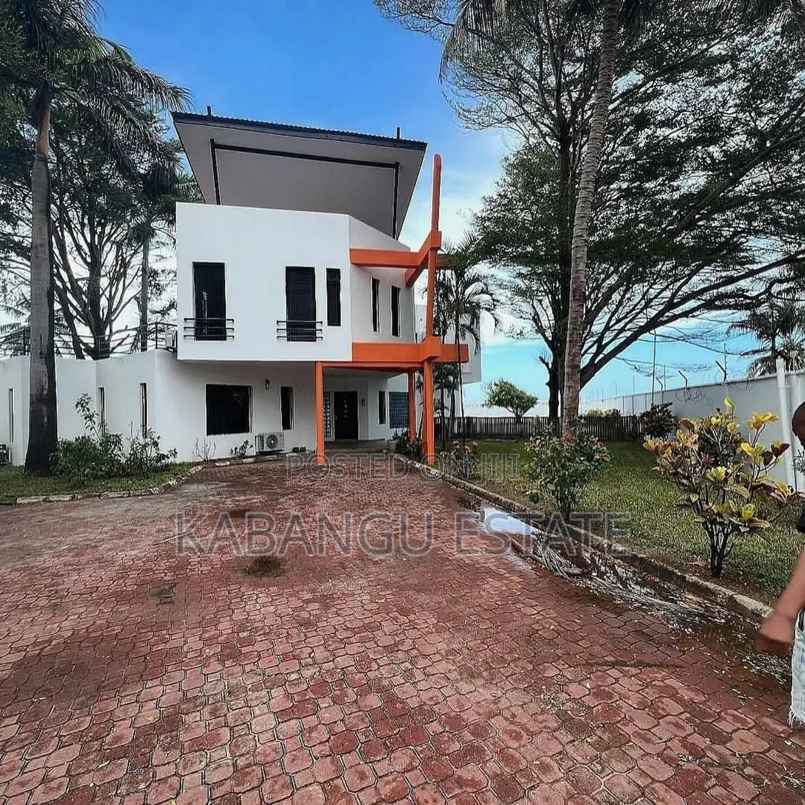 Furnished 4bdrm Villa in Kawebeach for rent