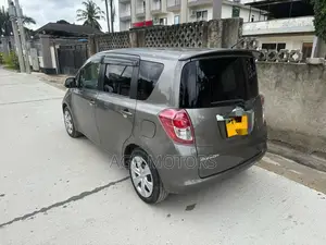 Toyota Ractis 2010 Gray