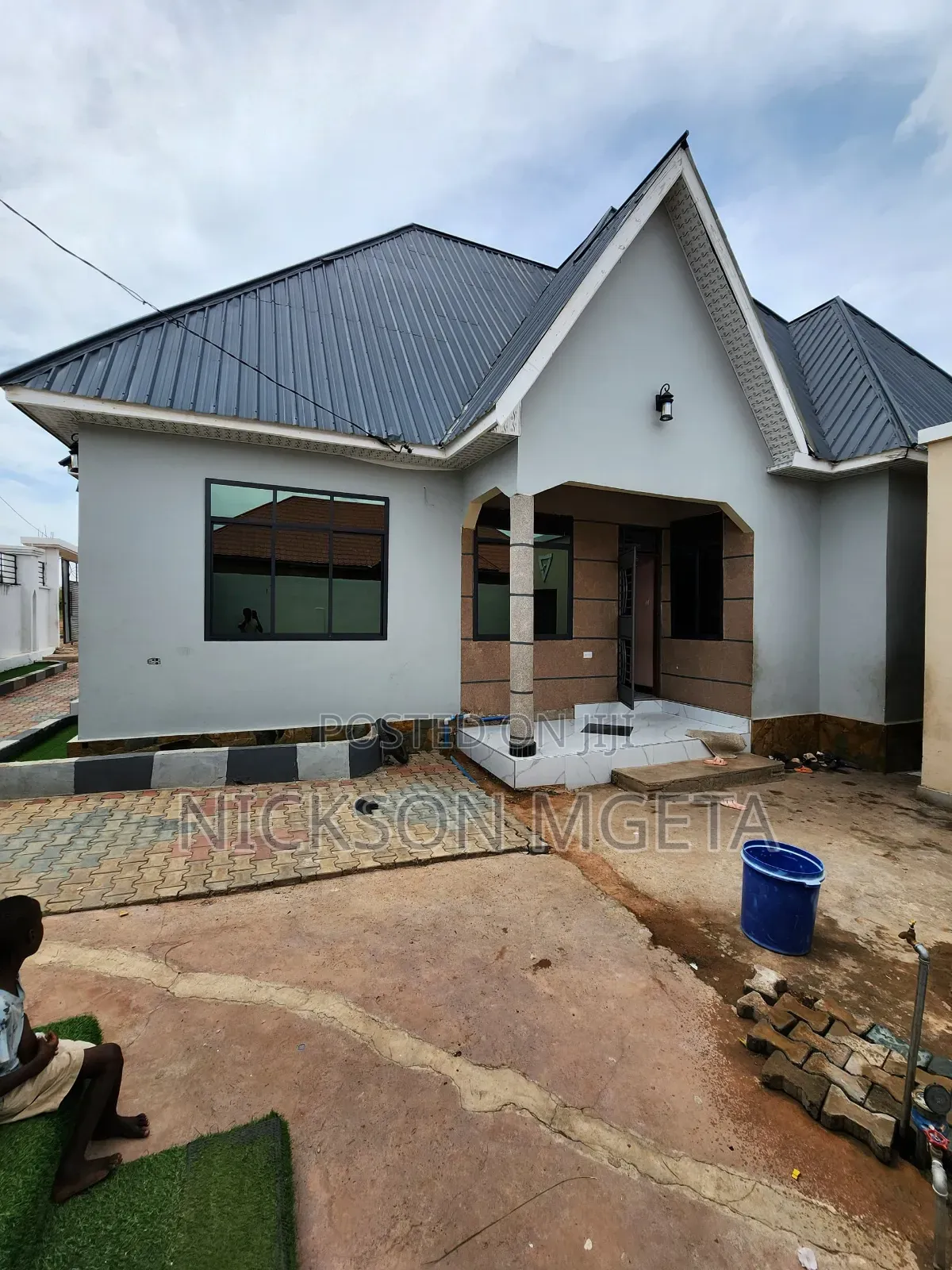 3bdrm House in Dalali Nick Mwanza, Buswelu for sale