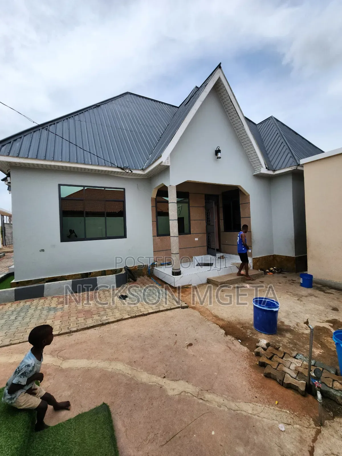3bdrm House in Dalali Nick Mwanza, Buswelu for sale
