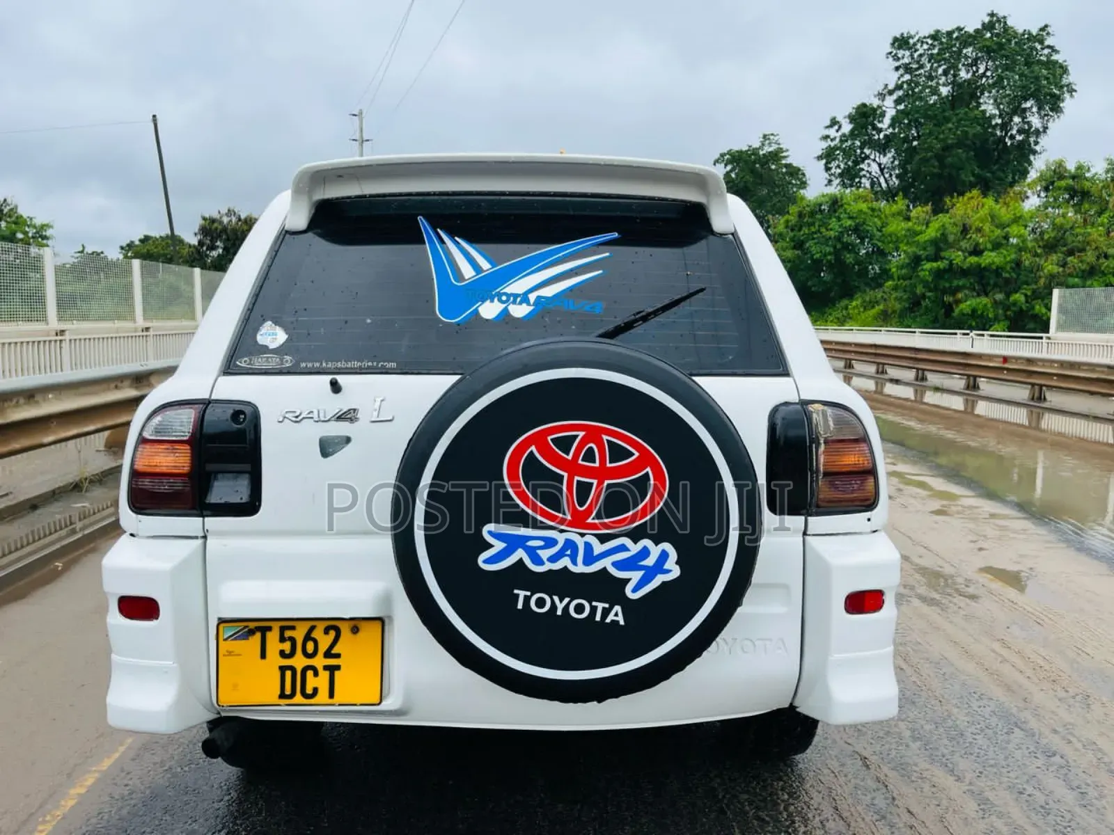 Toyota RAV4 1999 White
