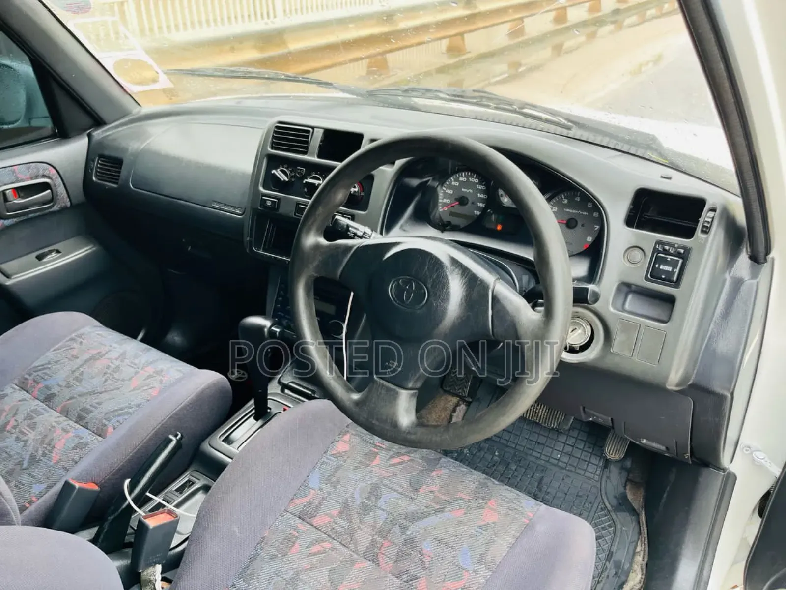 Toyota RAV4 1999 White