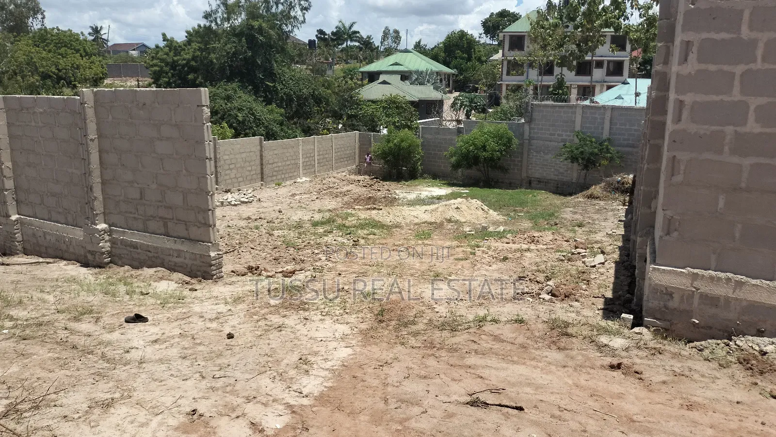 Fenced Plot for Sale in Goba Lastanza SQM 750