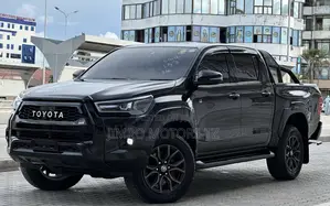 New Toyota Hilux 2024 Black