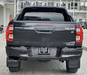 New Toyota Hilux 2024 Black