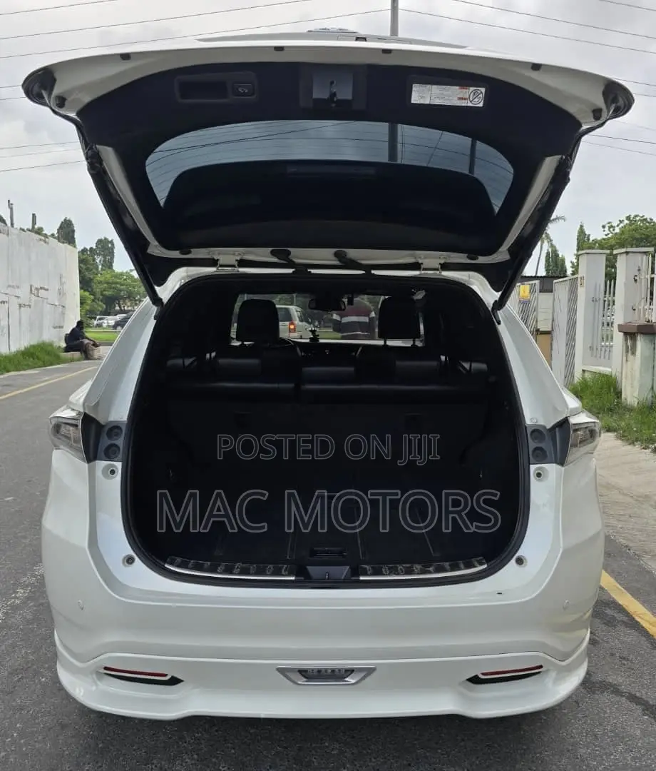 Toyota Harrier 2.0 4WD 2016 White