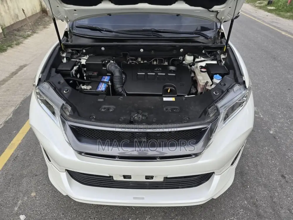 Toyota Harrier 2.0 4WD 2016 White