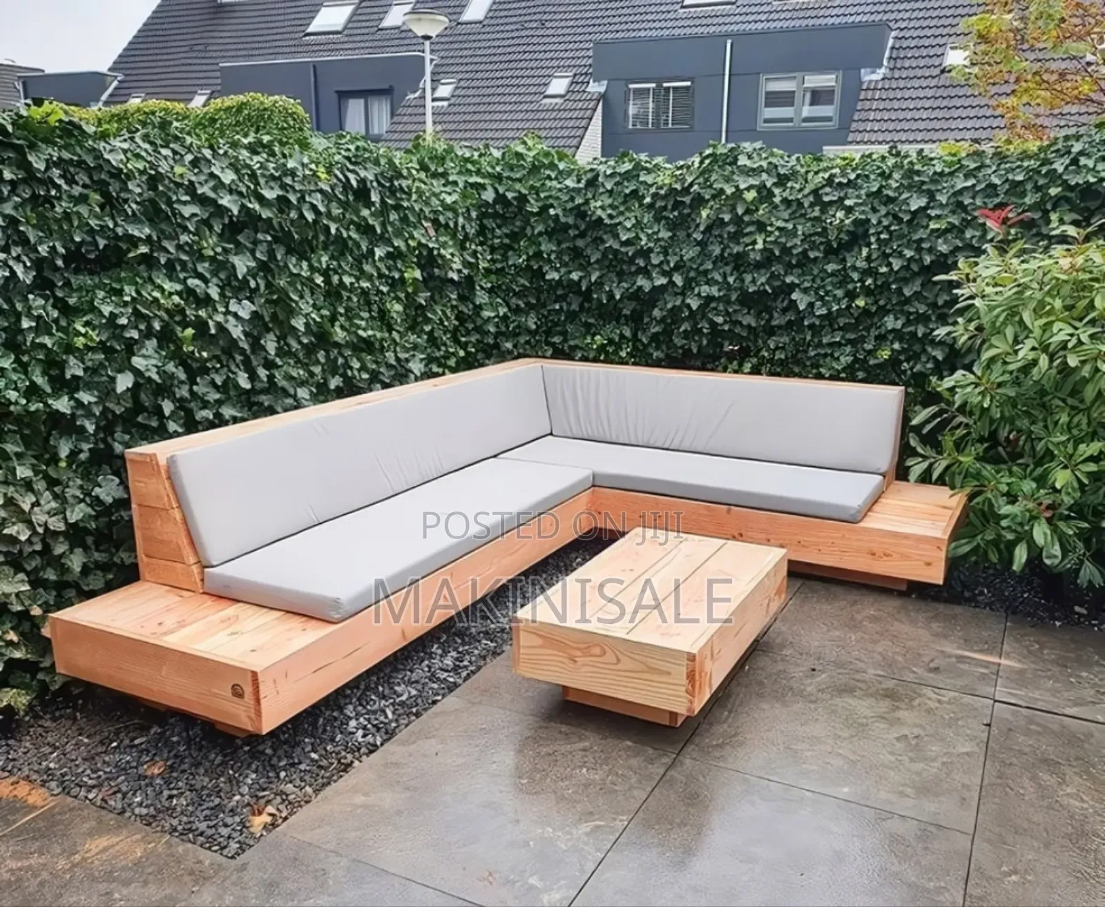 Sofa Nzuri Sana Mbao Na Cushion Zake
