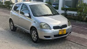 Toyota Vitz 2006 Silver