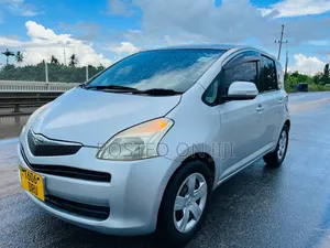 Toyota Ractis 2006 Silver