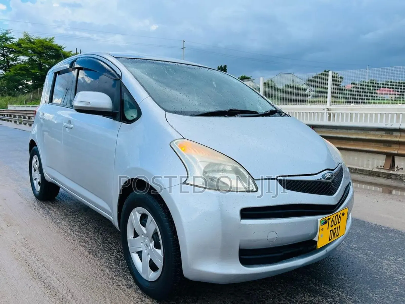 Toyota Ractis 2006 Silver