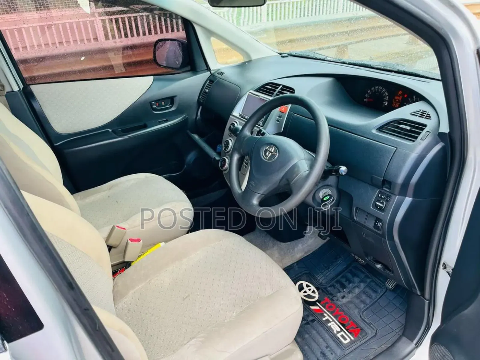 Toyota Ractis 2006 Silver