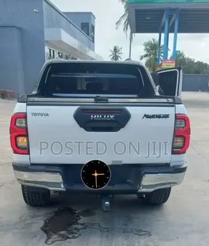 Toyota Hilux 2016 White