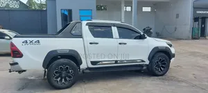 Toyota Hilux 2016 White