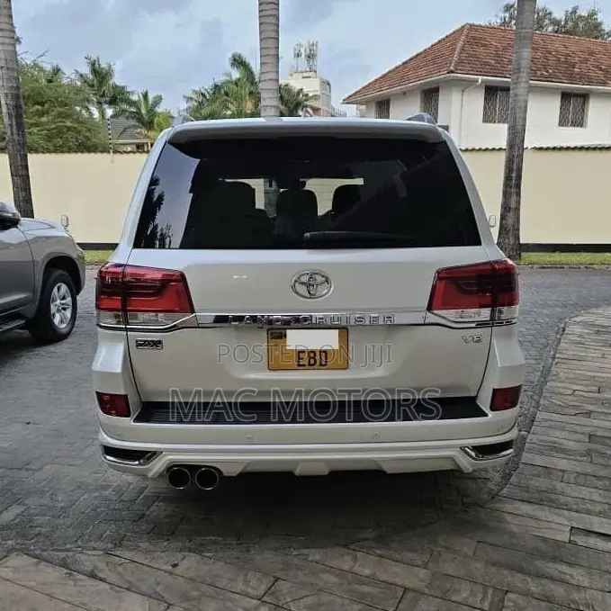 Toyota Land Cruiser 4.6 V8 ZX 2016 White