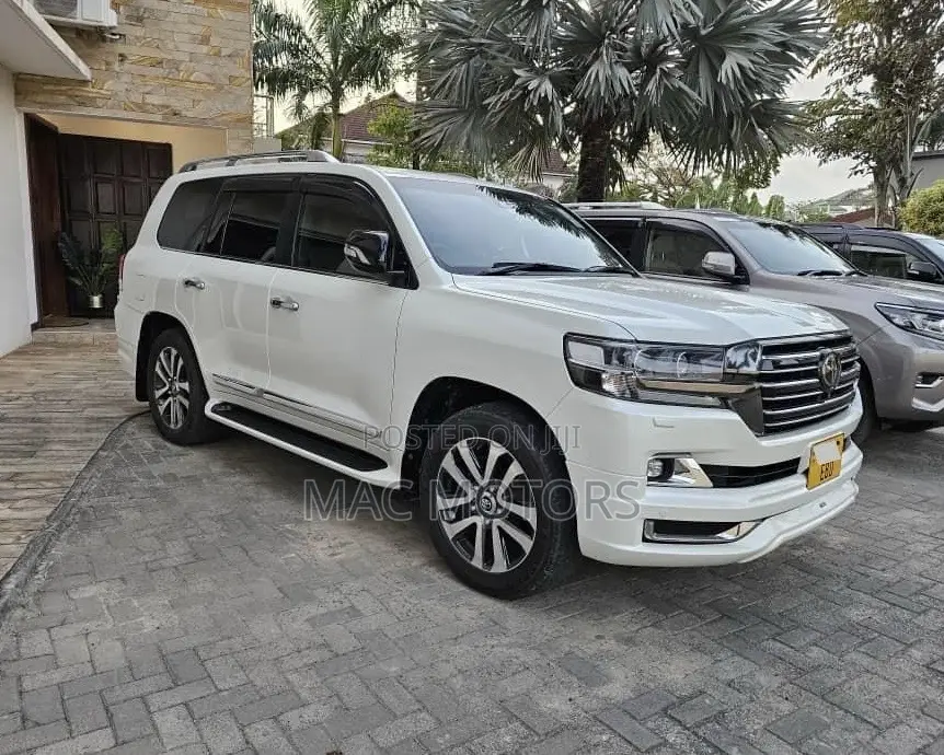 Toyota Land Cruiser 4.6 V8 ZX 2016 White