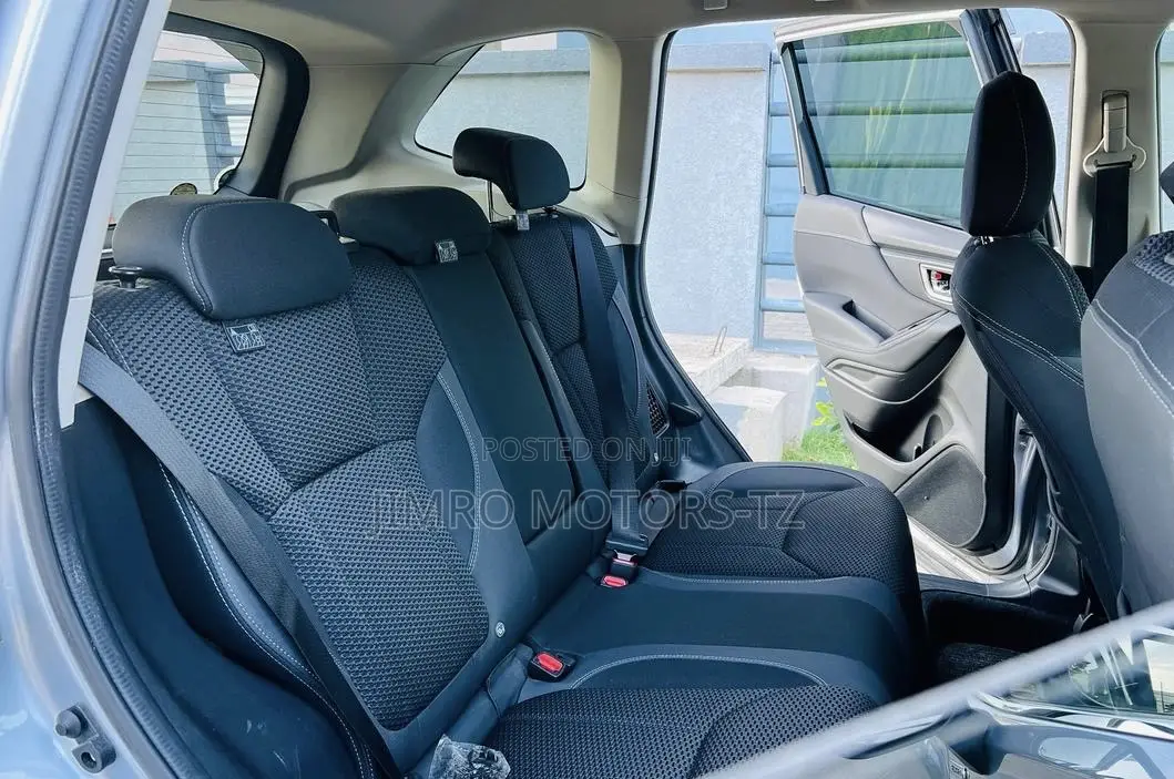 Subaru Forester 2019 Silver