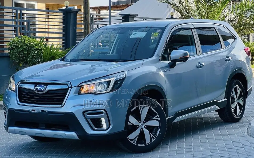 Subaru Forester 2019 Silver