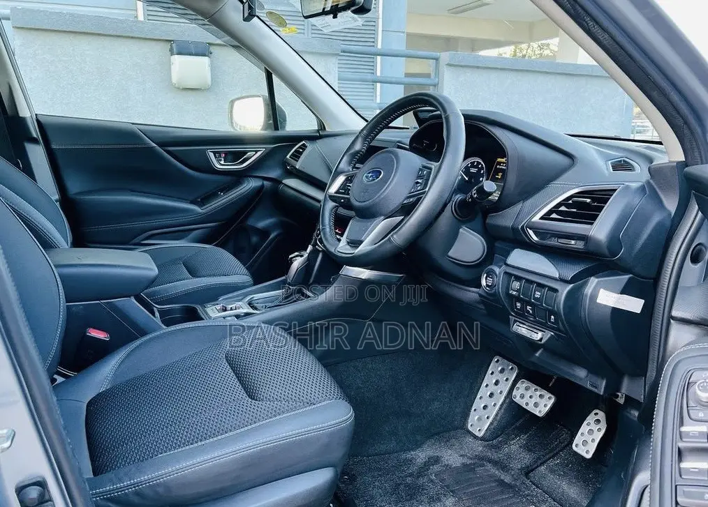 Subaru Forester 2019 Silver