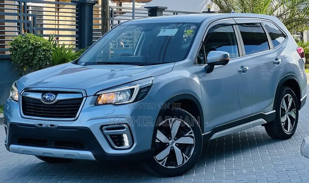 Subaru Forester 2019 Silver