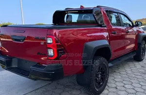 New Toyota Hilux 2024 Red