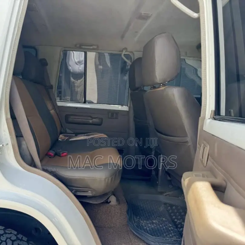 Toyota Land Cruiser 2011 White