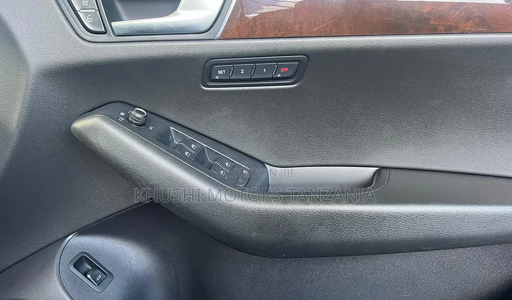 Audi Q5 2009 Silver