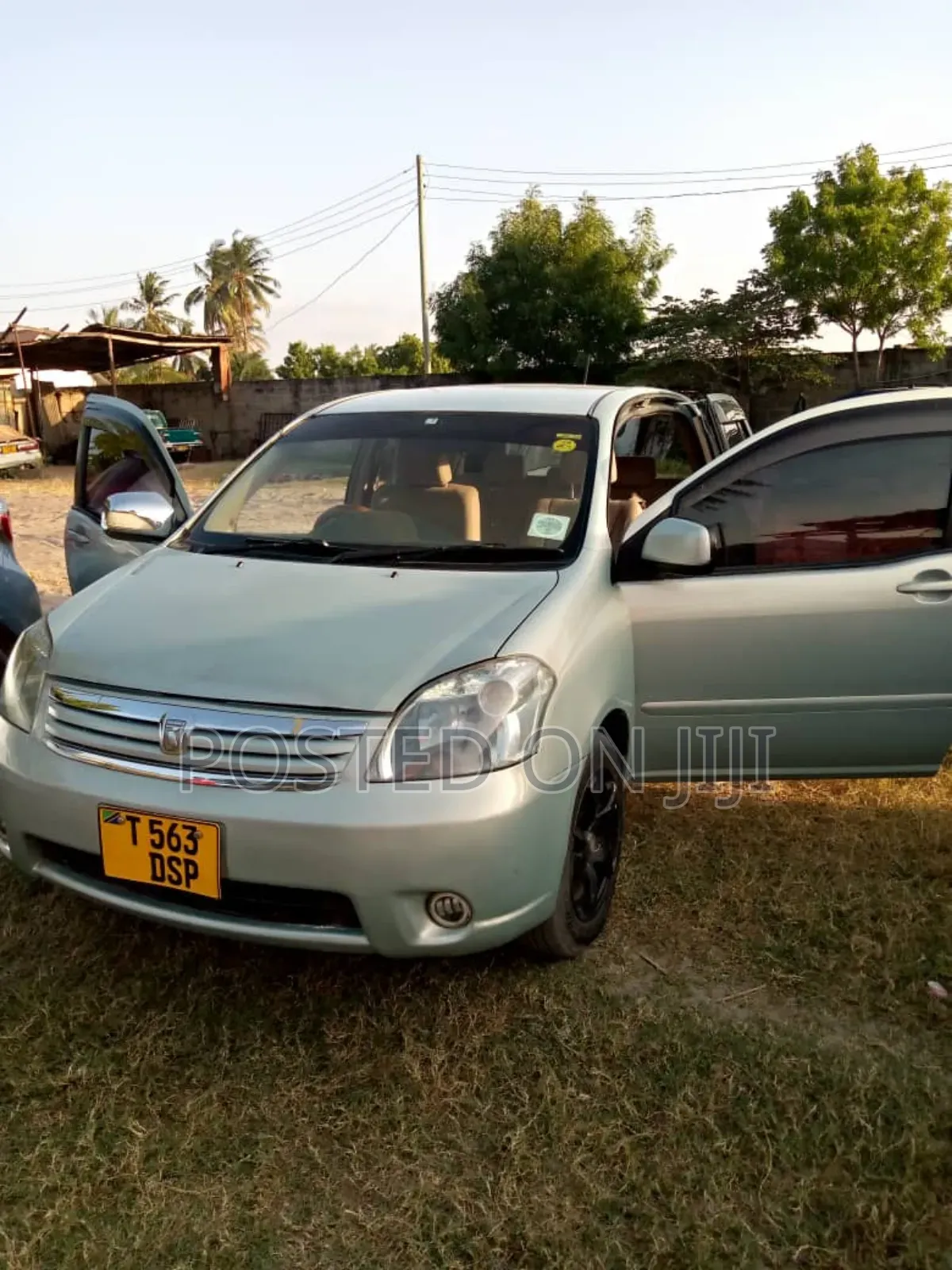 Toyota Raum 2005 Silver