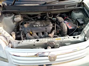 Toyota Raum 2005 Silver