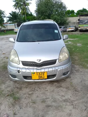 Toyota Fun Cargo 2004 Silver