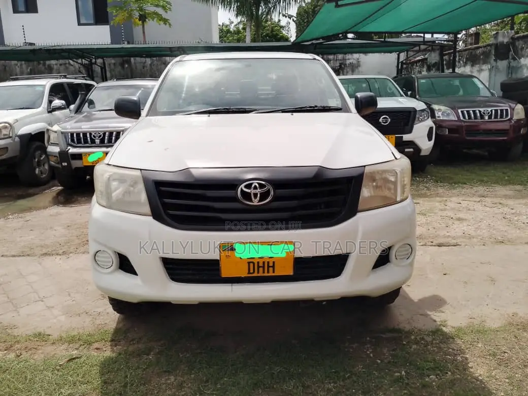 Toyota Hilux 2.5 Cab 2005 White