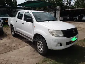 Toyota Hilux 2.5 Cab 2005 White
