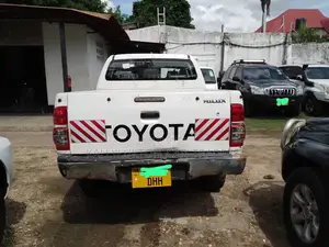 Toyota Hilux 2.5 Cab 2005 White