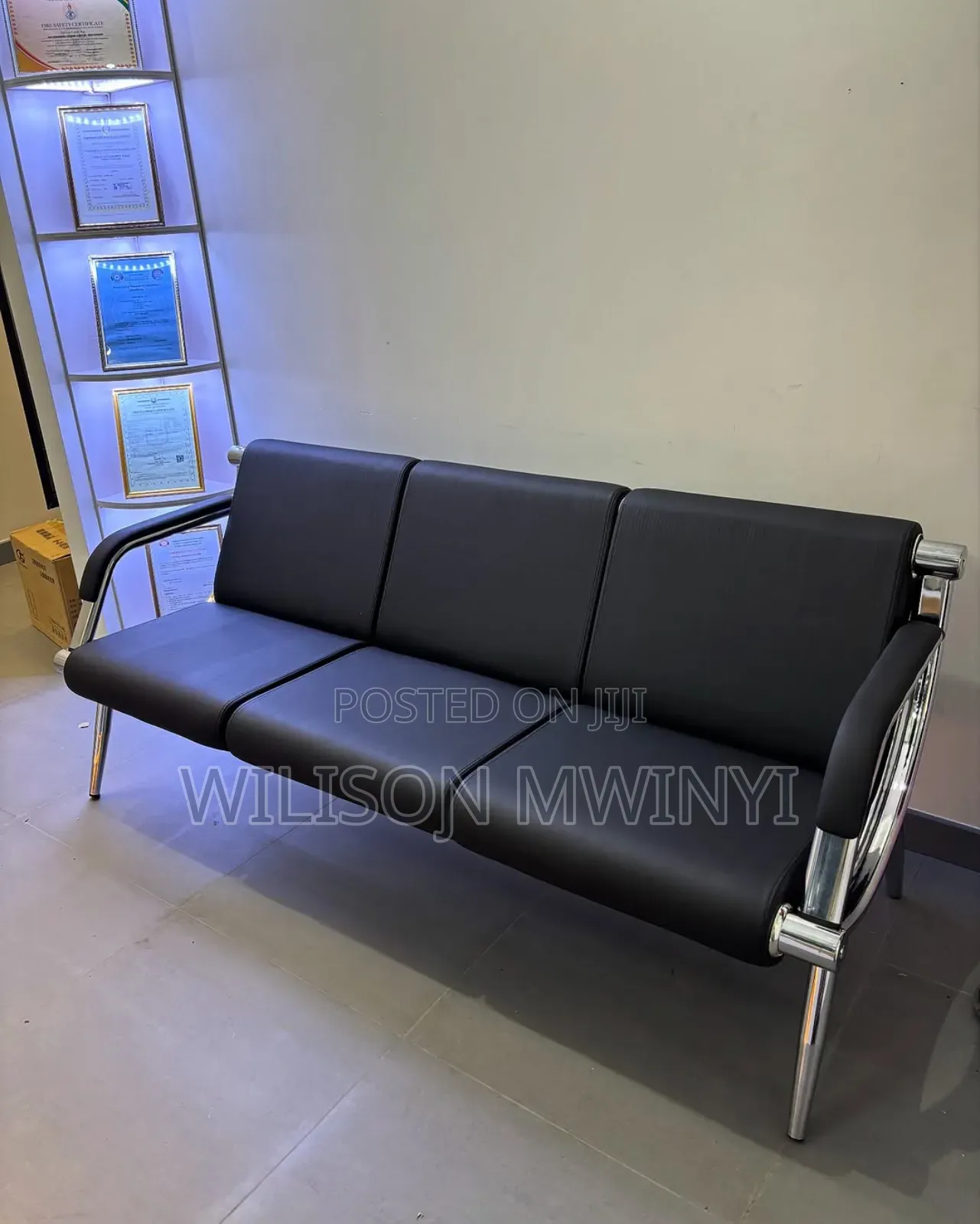 Sofa Ya Ofisin